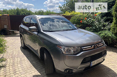 Позашляховик / Кросовер Mitsubishi Outlander 2013 в Харкові