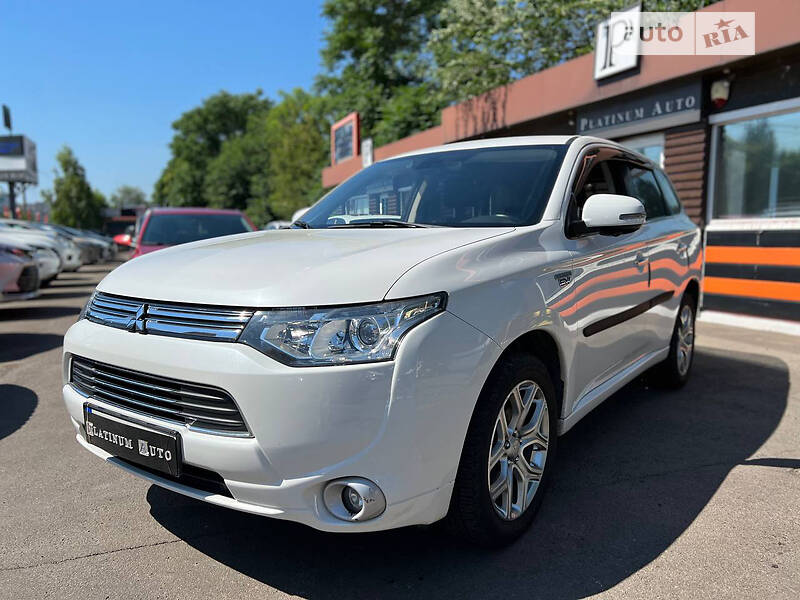 Внедорожник / Кроссовер Mitsubishi Outlander 2013 в Одессе