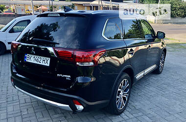 Універсал Mitsubishi Outlander 2017 в Рівному