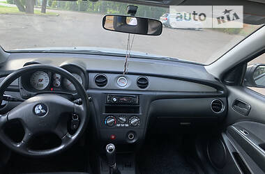 Позашляховик / Кросовер Mitsubishi Outlander 2006 в Луцьку