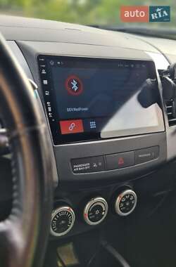 Внедорожник / Кроссовер Mitsubishi Outlander 2008 в 