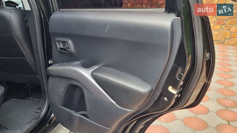 Позашляховик / Кросовер Mitsubishi Outlander 2007 в Бершаді фото 32 Позашляховик / Кросовер Mitsubishi Outlander 2007 в Бершаді