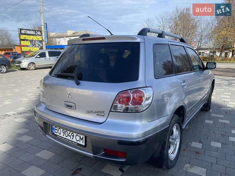 Внедорожник / Кроссовер Mitsubishi Outlander 2004 в Бучаче