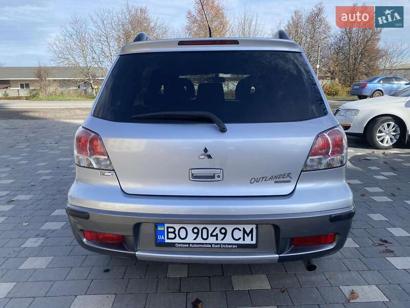Внедорожник / Кроссовер Mitsubishi Outlander 2004 в Бучаче