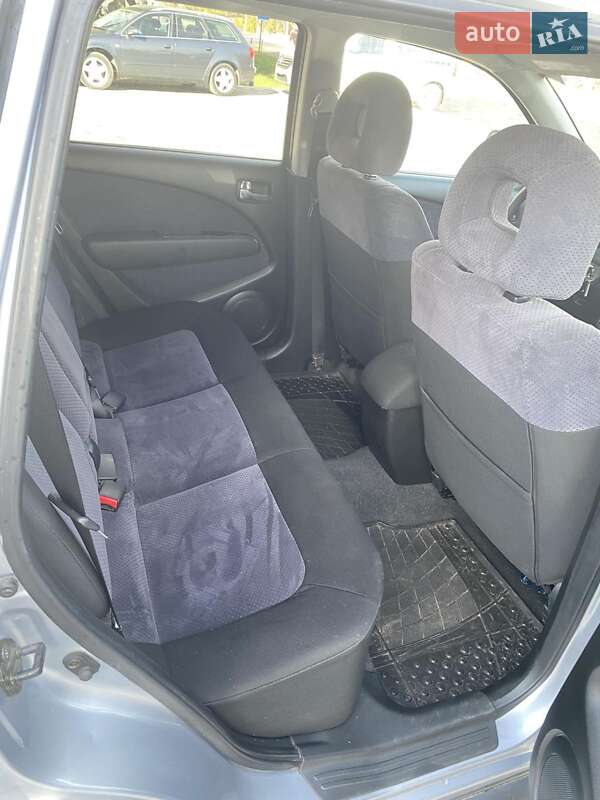Внедорожник / Кроссовер Mitsubishi Outlander 2004 в Бучаче