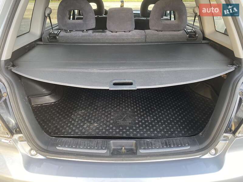 Внедорожник / Кроссовер Mitsubishi Outlander 2004 в Бучаче