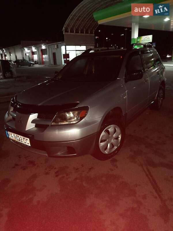 Універсал Mitsubishi Outlander 2004 в Києві фото 3 Універсал Mitsubishi Outlander 2004 в Києві