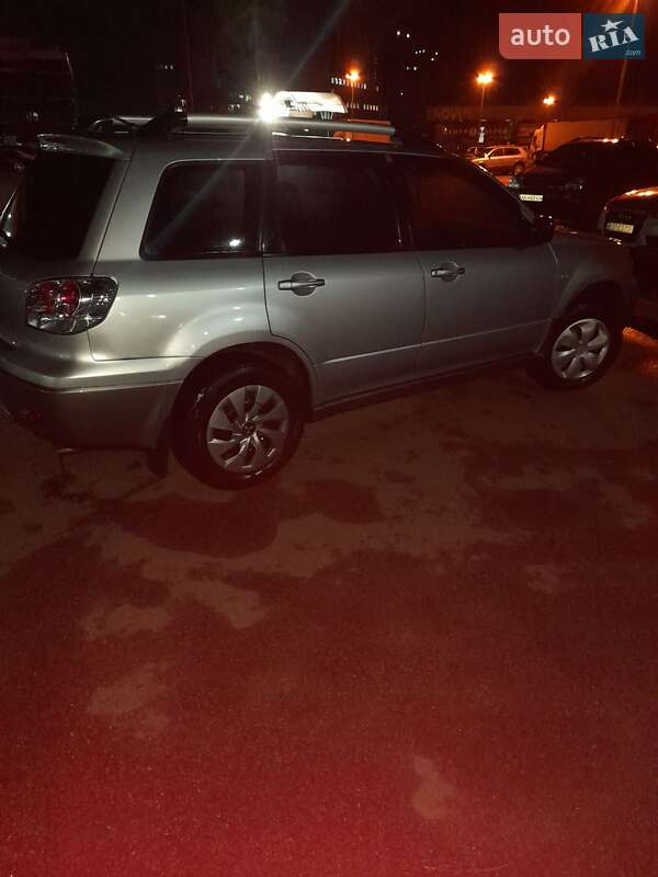 Універсал Mitsubishi Outlander 2004 в Києві фото 4 Універсал Mitsubishi Outlander 2004 в Києві