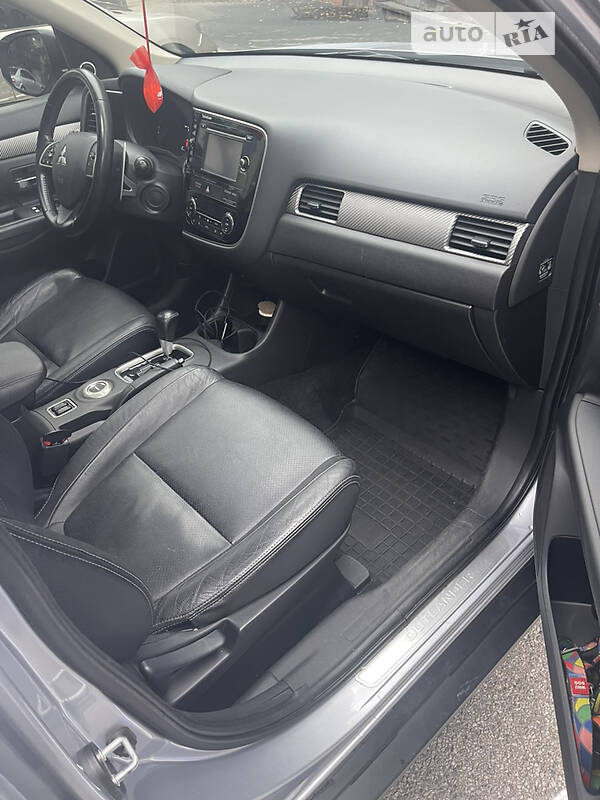 Внедорожник / Кроссовер Mitsubishi Outlander 2012 в Днепре