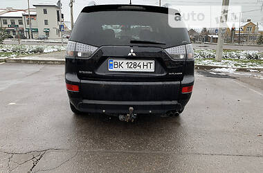 Внедорожник / Кроссовер Mitsubishi Outlander 2009 в Ровно