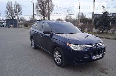 Внедорожник / Кроссовер Mitsubishi Outlander 2014 в Запорожье