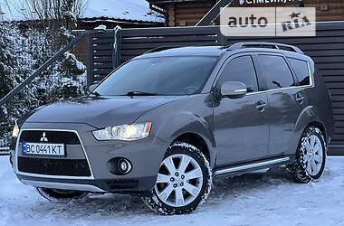 Внедорожник / Кроссовер Mitsubishi Outlander 2011 в Стрые