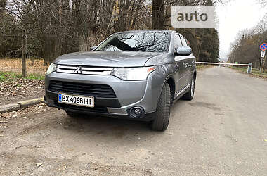 Внедорожник / Кроссовер Mitsubishi Outlander 2014 в Киеве