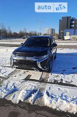 Внедорожник / Кроссовер Mitsubishi Outlander 2018 в Киеве