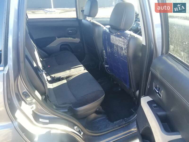 Внедорожник / Кроссовер Mitsubishi Outlander 2010 в Киеве