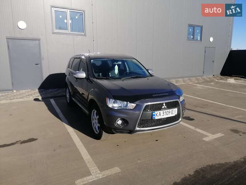 Внедорожник / Кроссовер Mitsubishi Outlander 2010 в Киеве