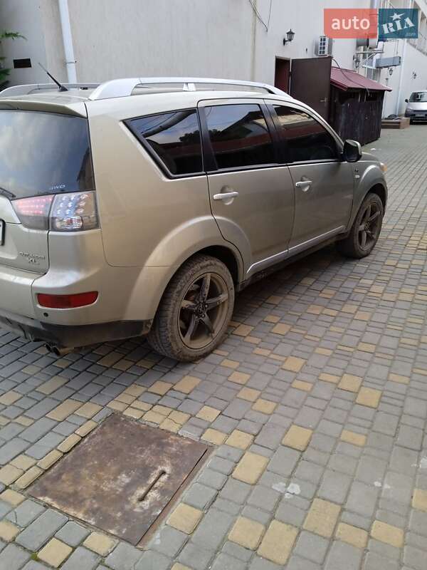Mitsubishi Outlander 2008