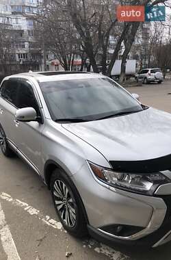 Универсал Mitsubishi Outlander 2019 в Одессе