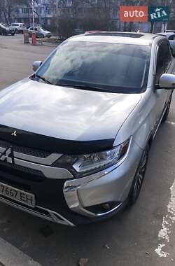 Универсал Mitsubishi Outlander 2019 в Одессе