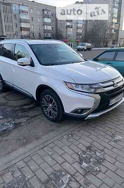 Mitsubishi Outlander 2016