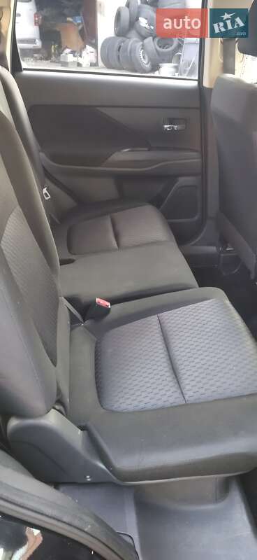 Позашляховик / Кросовер Mitsubishi Outlander 2013 в Рівному