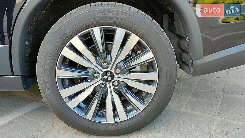 Позашляховик / Кросовер Mitsubishi Outlander 2018 в Запоріжжі