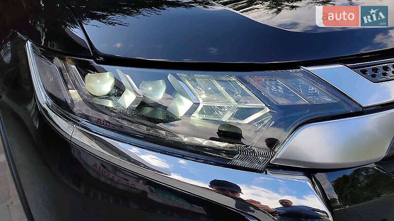 Позашляховик / Кросовер Mitsubishi Outlander 2018 в Запоріжжі