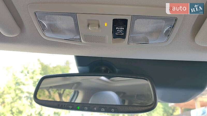 Позашляховик / Кросовер Mitsubishi Outlander 2018 в Запоріжжі