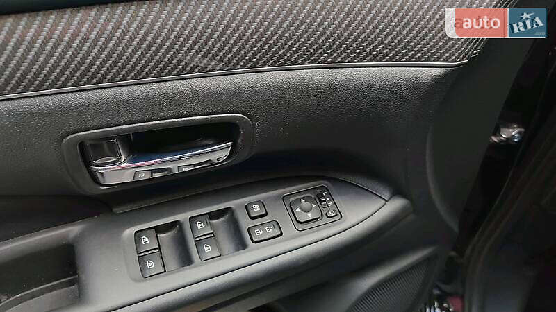 Позашляховик / Кросовер Mitsubishi Outlander 2018 в Запоріжжі