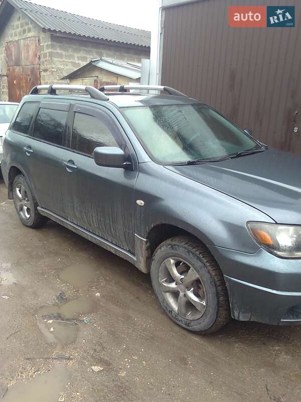 Позашляховик / Кросовер Mitsubishi Outlander 2003 в Тернополі