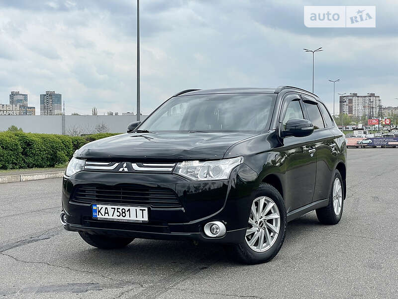 Внедорожник / Кроссовер Mitsubishi Outlander 2012 в Киеве