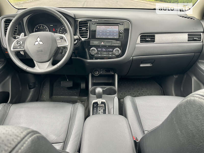 Внедорожник / Кроссовер Mitsubishi Outlander 2012 в Киеве