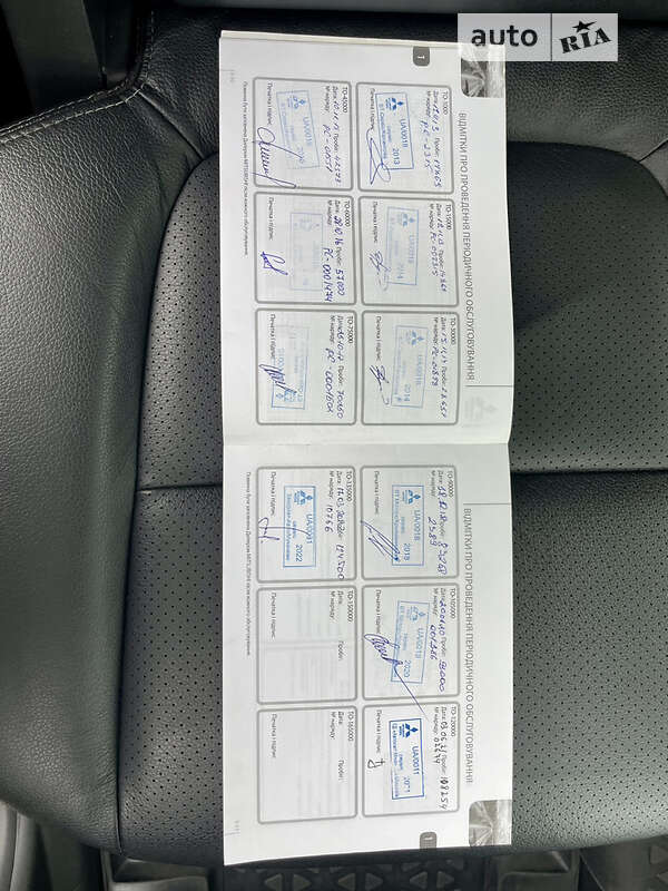 Внедорожник / Кроссовер Mitsubishi Outlander 2012 в Киеве