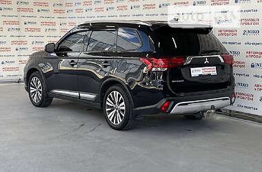 Внедорожник / Кроссовер Mitsubishi Outlander 2021 в 