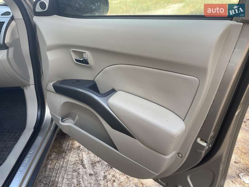 Позашляховик / Кросовер Mitsubishi Outlander 2007 в Охтирці