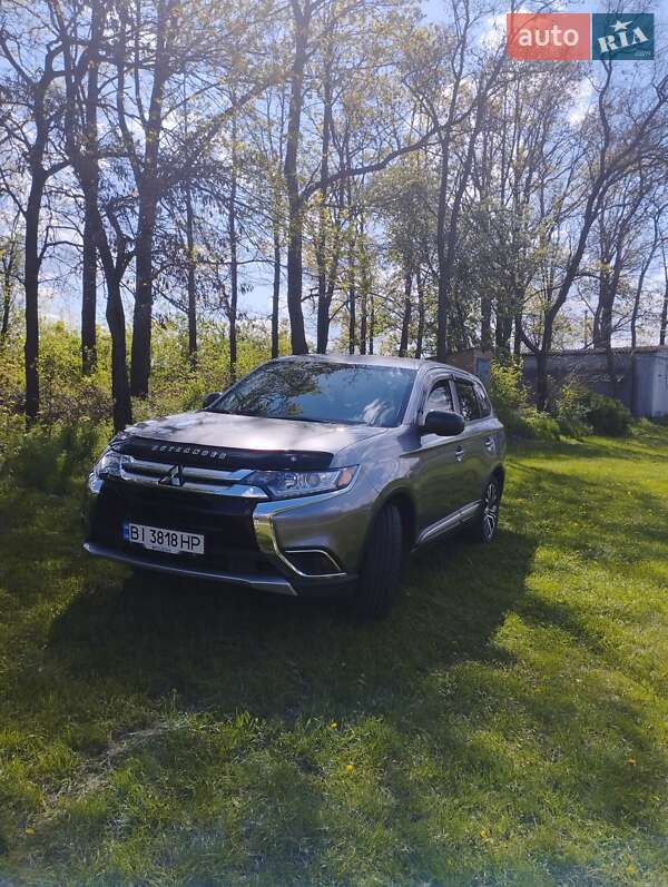 Внедорожник / Кроссовер Mitsubishi Outlander 2018 в Кропивницком