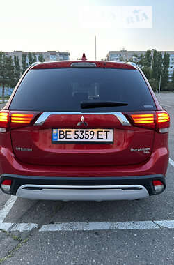 Внедорожник / Кроссовер Mitsubishi Outlander 2018 в Николаеве