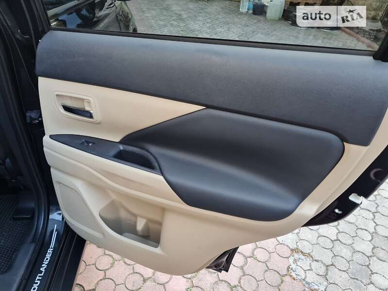 Внедорожник / Кроссовер Mitsubishi Outlander 2019 в Ровно