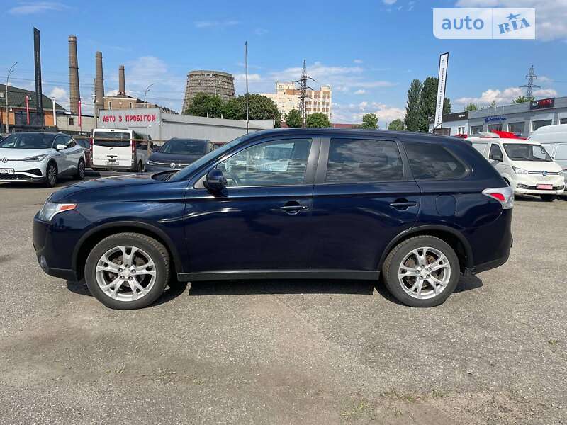 Внедорожник / Кроссовер Mitsubishi Outlander 2014 в Киеве
