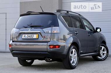 Внедорожник / Кроссовер Mitsubishi Outlander 2012 в 