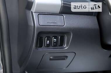 Внедорожник / Кроссовер Mitsubishi Outlander 2012 в 