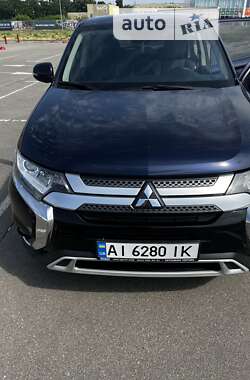 Внедорожник / Кроссовер Mitsubishi Outlander 2019 в Киеве