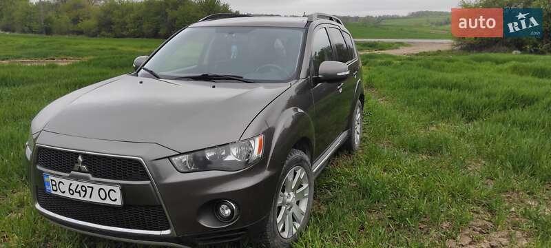 Внедорожник / Кроссовер Mitsubishi Outlander 2010 в Самборе фото 5 Внедорожник / Кроссовер Mitsubishi Outlander 2010 в Самборе