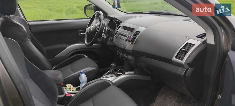 Внедорожник / Кроссовер Mitsubishi Outlander 2010 в Самборе фото 25 Внедорожник / Кроссовер Mitsubishi Outlander 2010 в Самборе