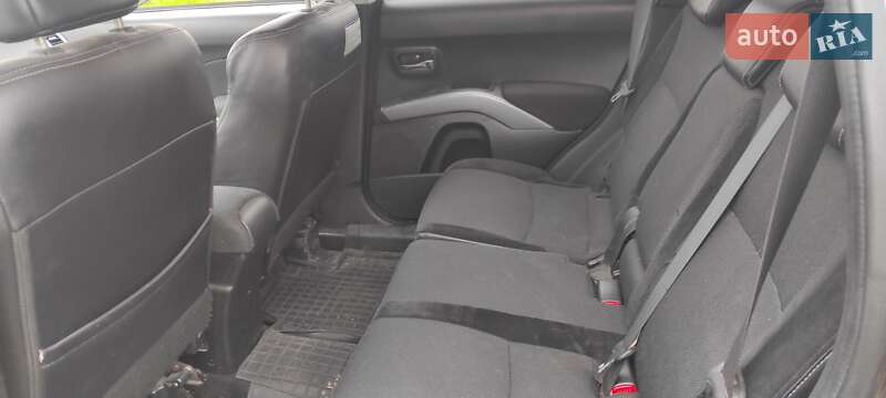 Внедорожник / Кроссовер Mitsubishi Outlander 2010 в Самборе фото 30 Внедорожник / Кроссовер Mitsubishi Outlander 2010 в Самборе