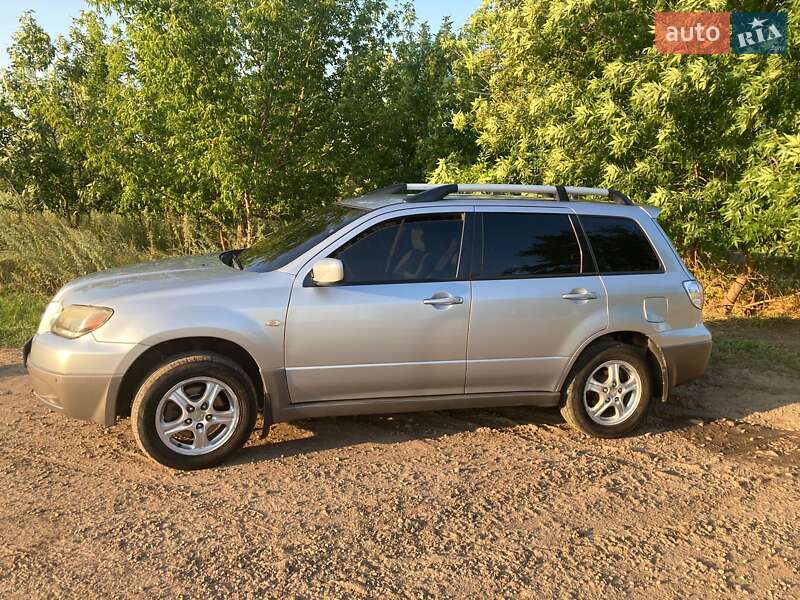 Внедорожник / Кроссовер Mitsubishi Outlander 2003 в Харькове