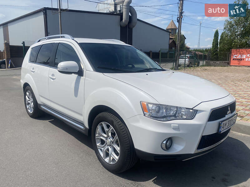 Позашляховик / Кросовер Mitsubishi Outlander 2010 в Житомирі