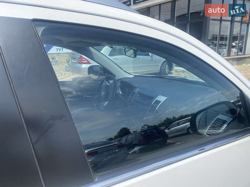 Позашляховик / Кросовер Mitsubishi Outlander 2010 в Житомирі