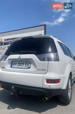 Внедорожник / Кроссовер Mitsubishi Outlander 2010 в Житомире