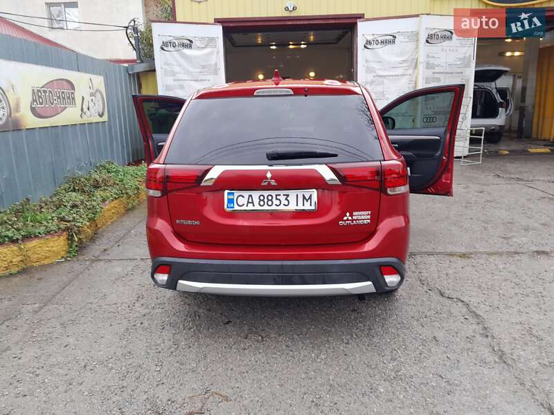 Позашляховик / Кросовер Mitsubishi Outlander 2018 в Кропивницькому